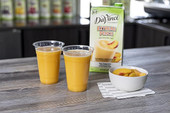 DaVinci Gourmet 64 fl. oz. Extreme Peach Real Fruit Smoothie Mix - (6/Case) - Chicken Pieces