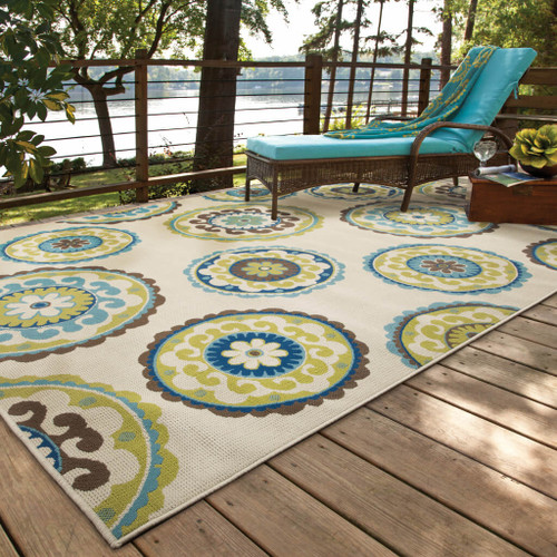 2' X 4' Ivory Floral Stain Resistant Indoor Outdoor Area Rug