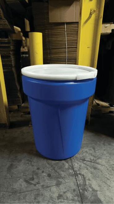 Chicken Pieces Eagle Manufacturing 40 Gallon Blue Plastic Barrel Drum with Plastic Lever-Lock 