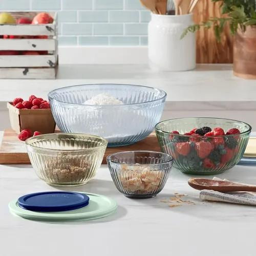  Pyrex Coloured Modern and stylish Mixing Bowl Set with Lids, 8-pieces 