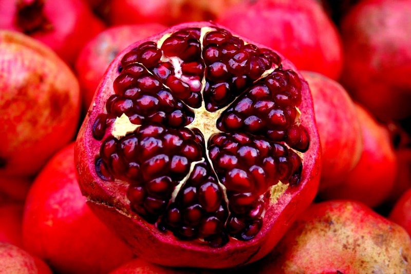 pomegranate-cut.jpg