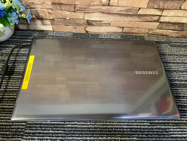 Samsung | 15.6 Inch | Core i7 | 3rd Gen 4GB Ram 500GB Storage