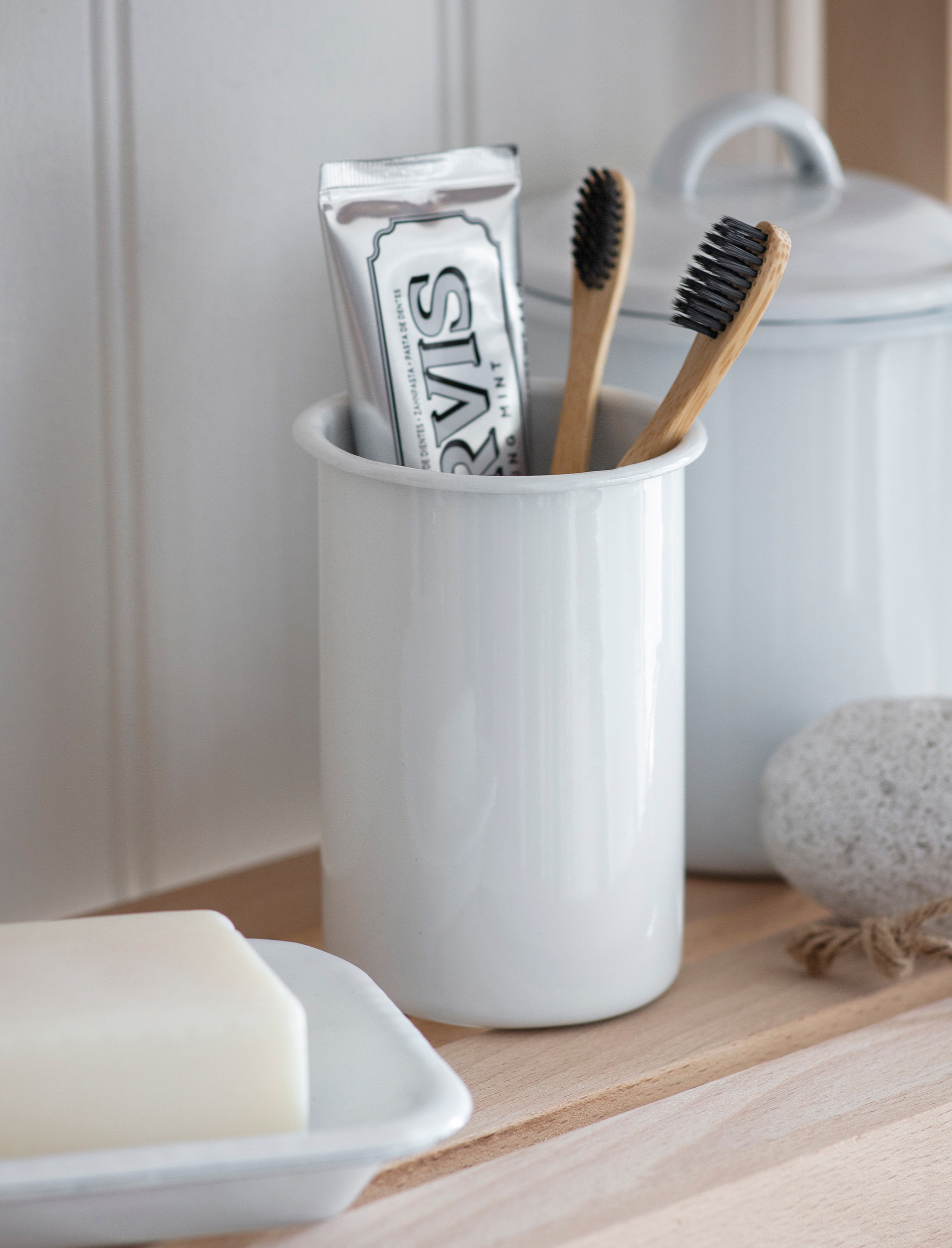 Enamel Toothbrush Holder White Garden Trading