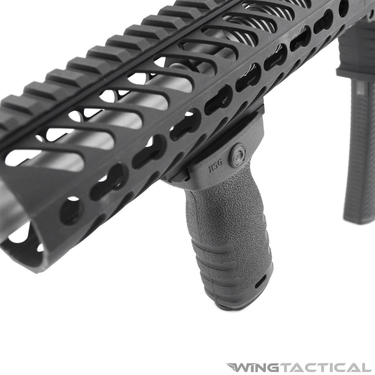 実物　Mission First Tactical REACT フォアグリップ Mission First Tactical React Short Grip (RSG) | MFT Vertical Grip