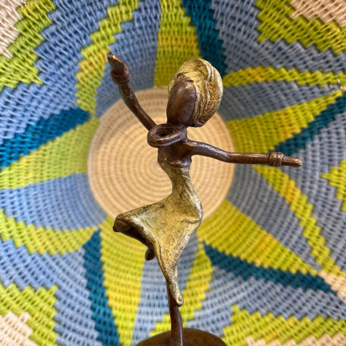 Bronze Sculpture - Celebrating Lady