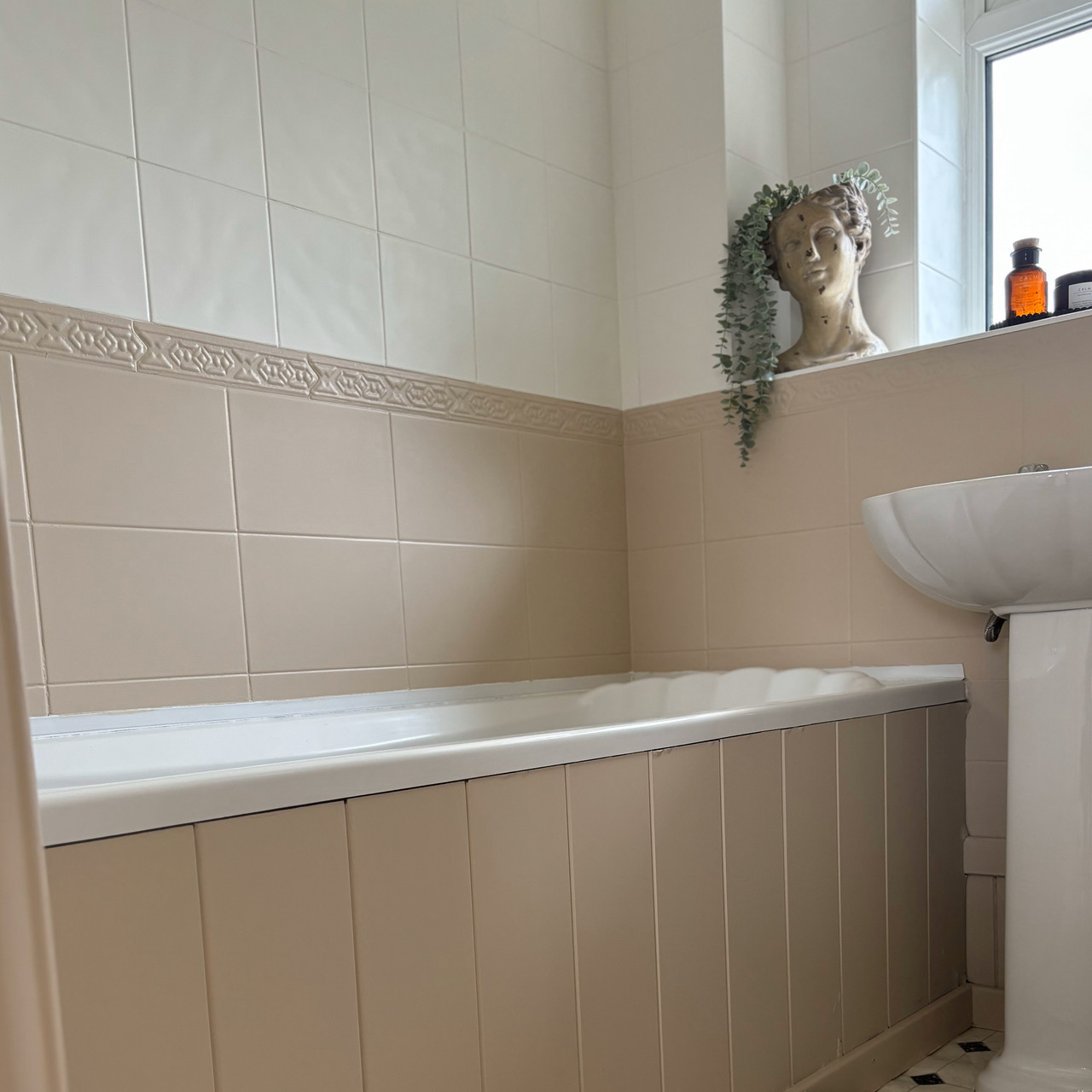 Bathroom Tile Paint, Matt Finish Still 750ml Rust-oleum UK