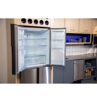 U2410124.jpg