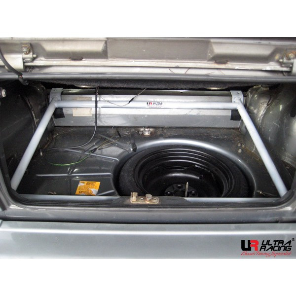 UR-RE4-978 V.WAGEN GOLF GTI MARK 1 - REAR (4 POINTS)