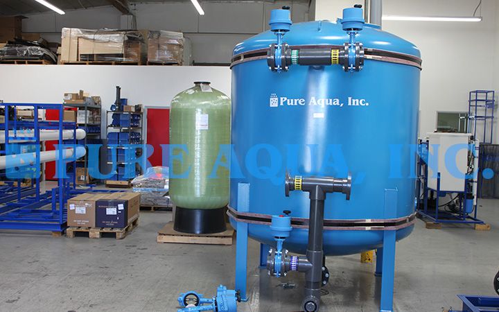 Sistema de ÓI Industrial Salobre Para Ganado 360,000 GPD – EE. UU