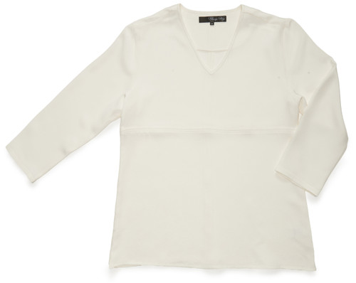 The Split Silk Tunic is fashioned with a luxurious 4-ply silk crepe that has been put through a special washing process to make it smooth and extra soft.