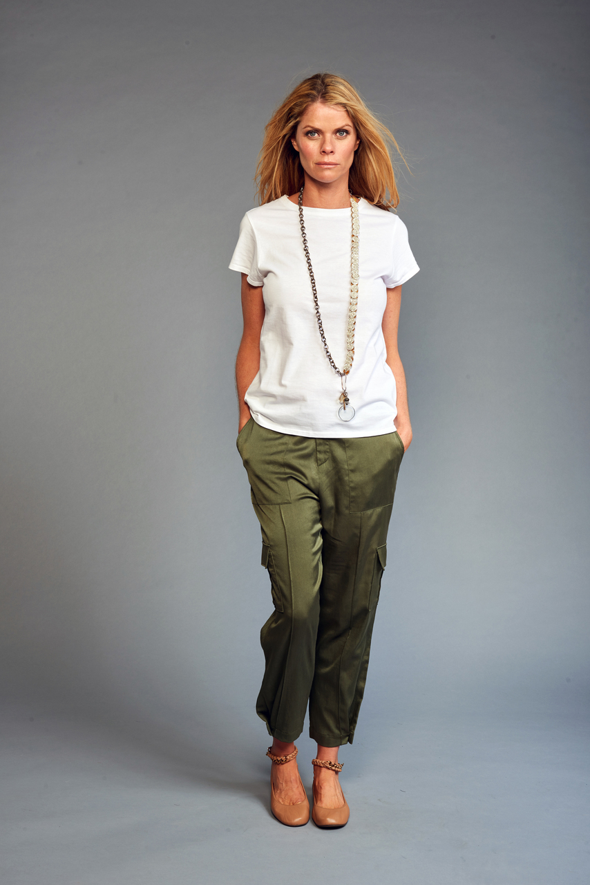 Lesli is wearing our Silk Cargo Pant with our Fitted Tee.