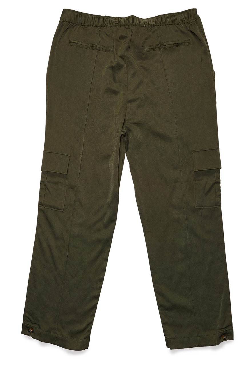 To repeat, the back of the Silk Cargo Pant reveals a pair of faux pockets? Why faux? Who wants the bulk added to your behind?!