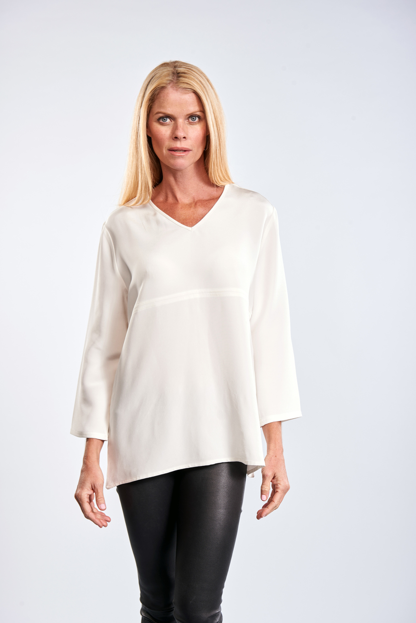 Leslie is wearing our size small.