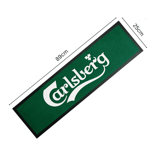 A green rubber bar mat featuring a logo, measuring 89 cm by 25 cm, with black trim.