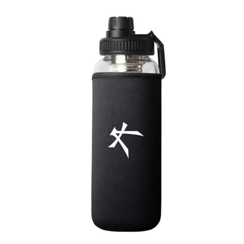 A drink bottle with a transparent body, black neoprene sleeve, and a black lid, featuring a logo.