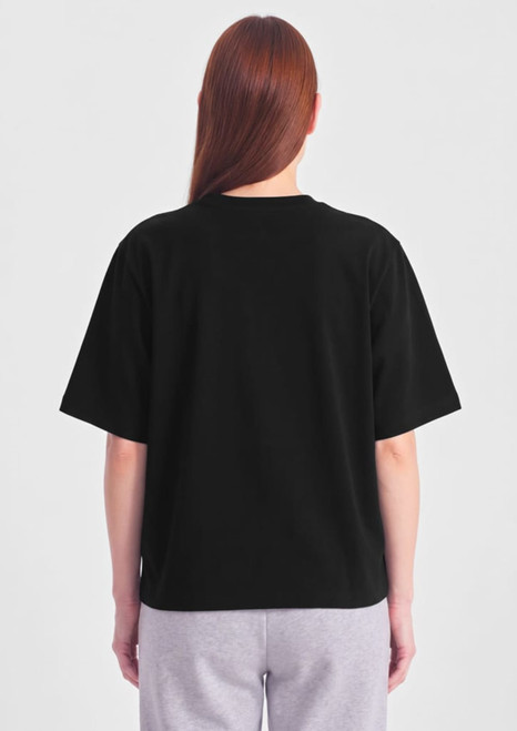 A black box tee with short sleeves, featuring a simple design and a logo at the back.