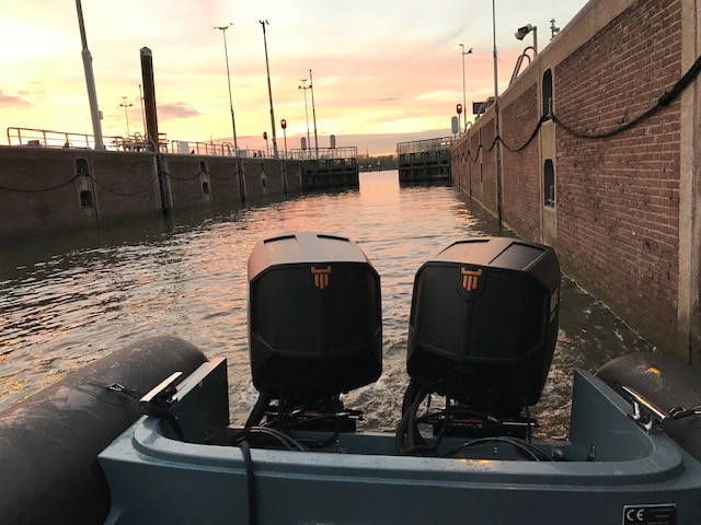 OXE 300 HP - OXE diesel outboard engine - view 2