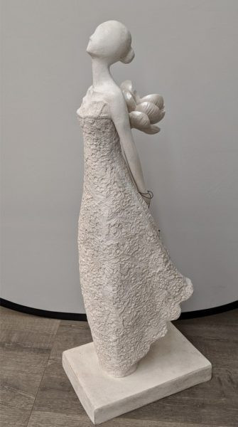 Lady Meagan Flower Behind Pearl