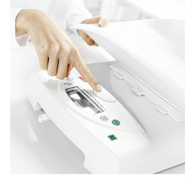 Seca 385 Baby & Child Digital Weighing Scale Class 3 - One touch easy weighing tray removal Seca 385 Baby & Child Digital Weighing Scale Class 3 - One touch easy weighing tray removal