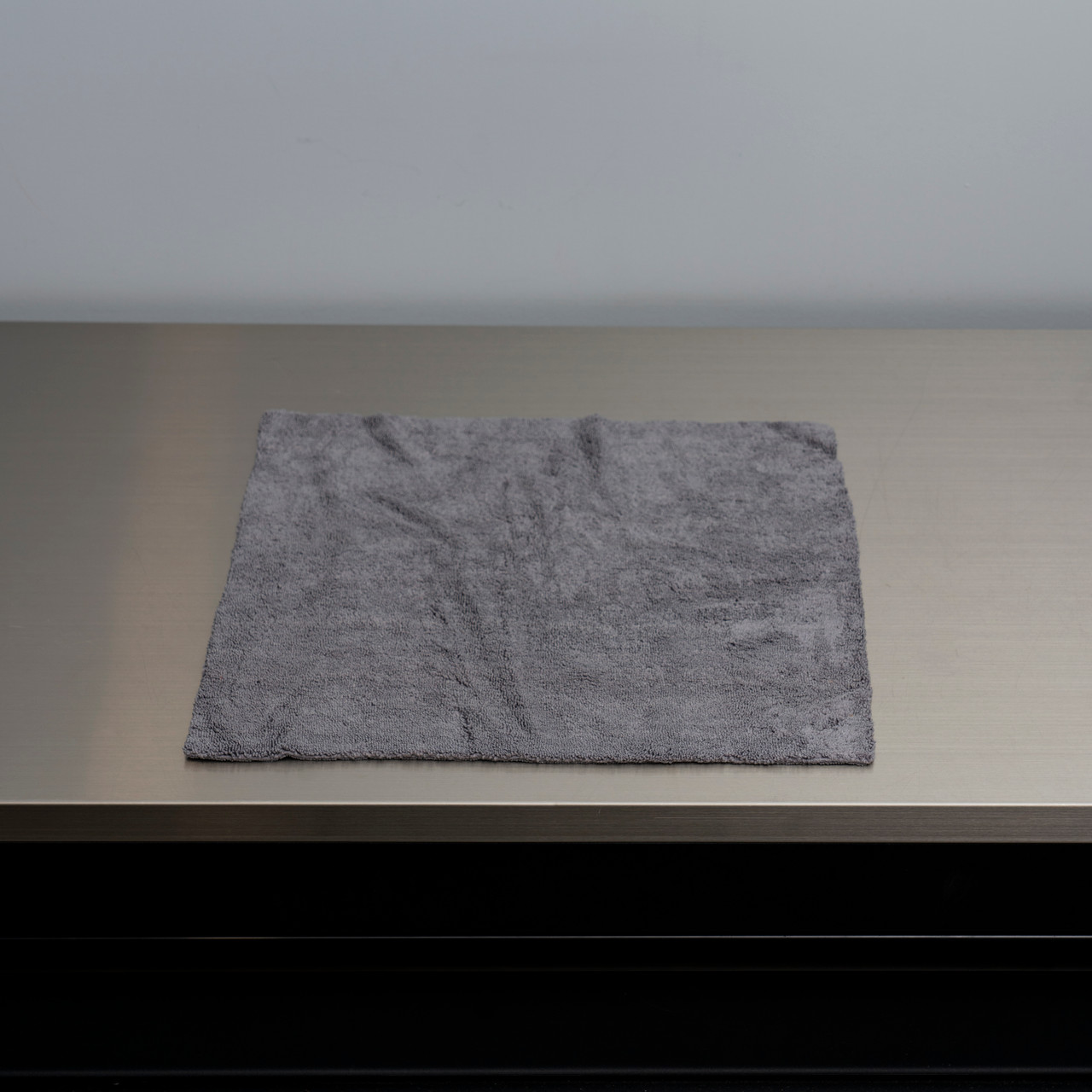 Dual Pile Edgeless 500 GSM Microfiber Detailing Towel Gray | 16x16