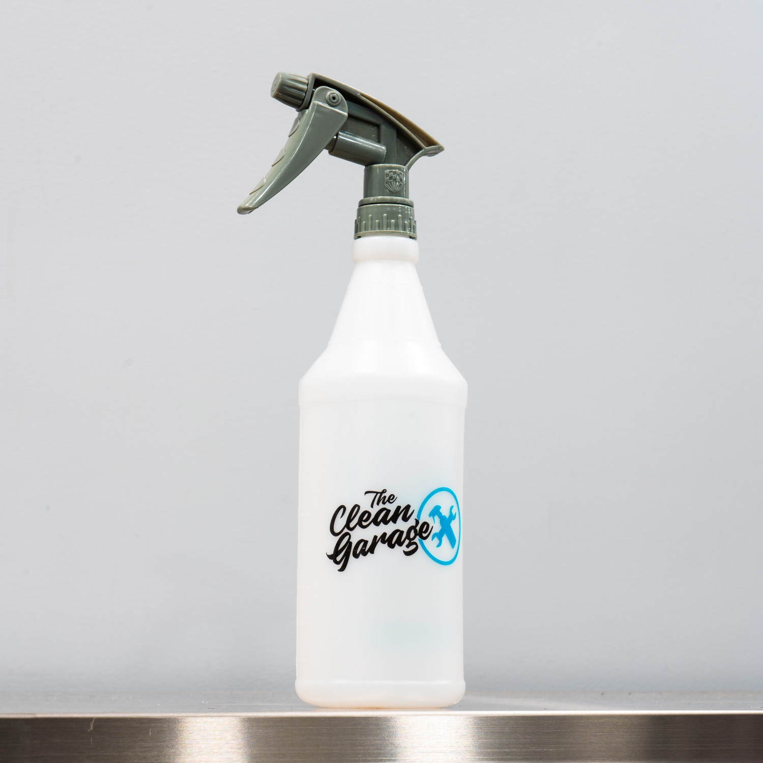 The Clean Garage Empty 32oz Spray Bottle