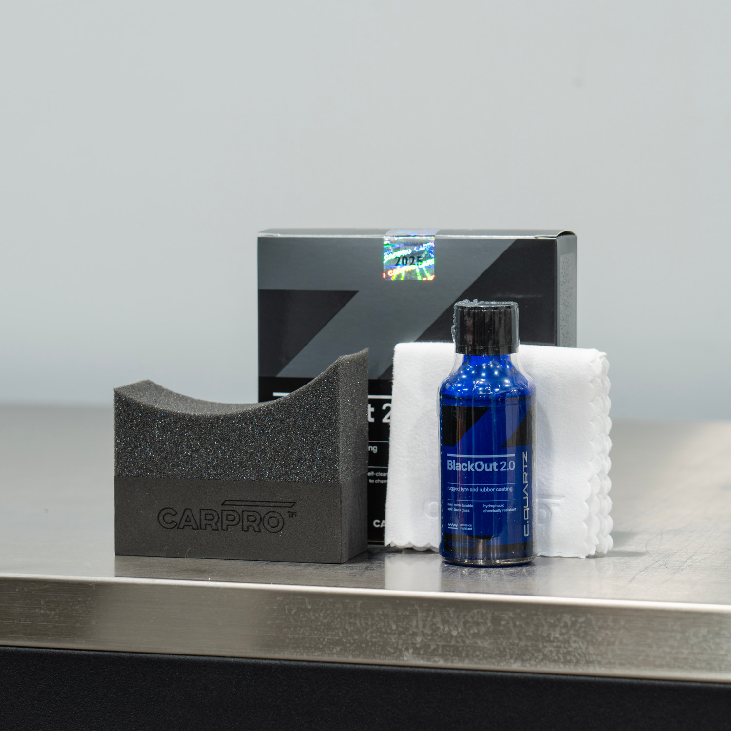 Cquartz BlackOut 2.0 50ml | CarPro Tire and Rubber Coating Kit