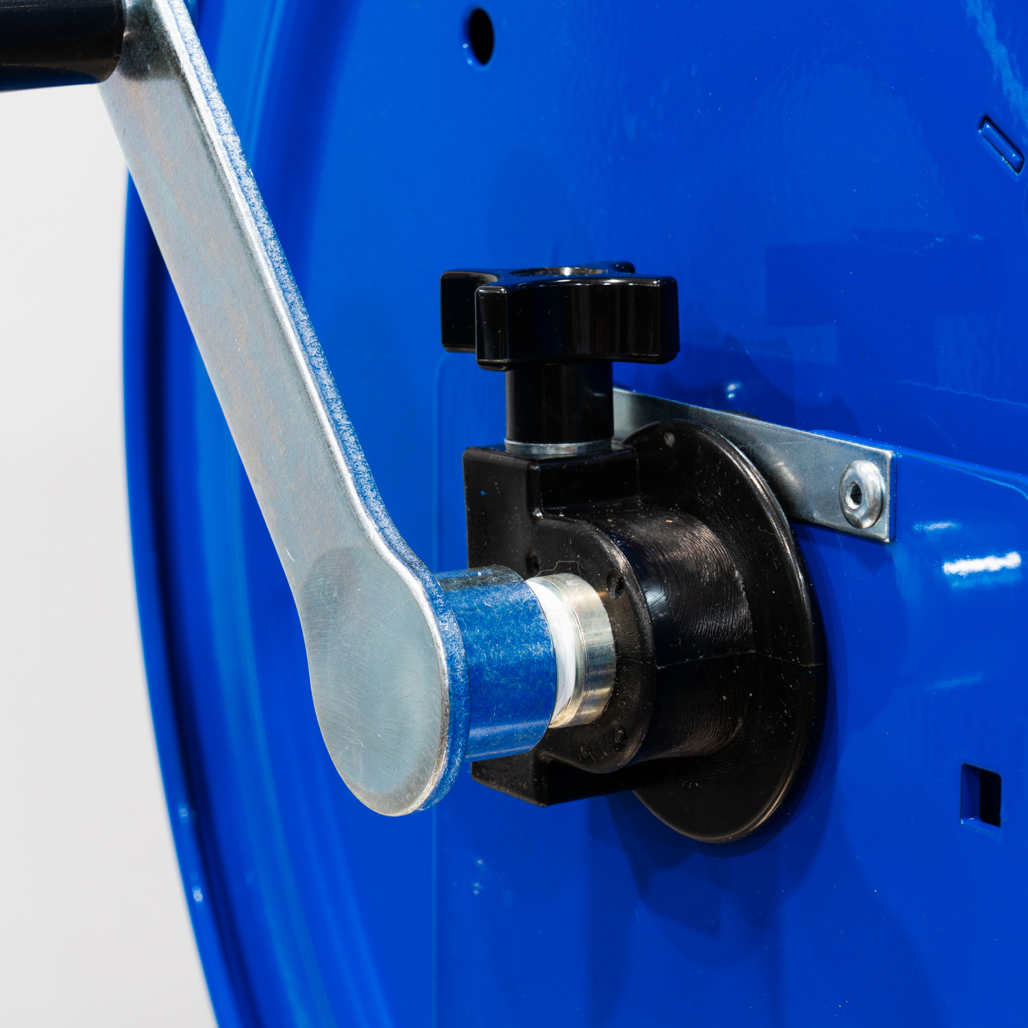 Cox Vacuum Hose Reel Blue, Hand Crank