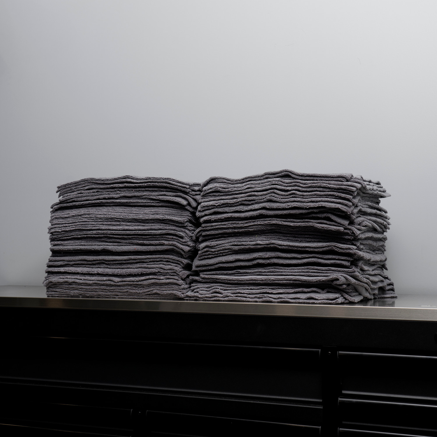 The Clean Garage Dual Pile Edgeless 500 GSM Microfiber Towel Gray ...