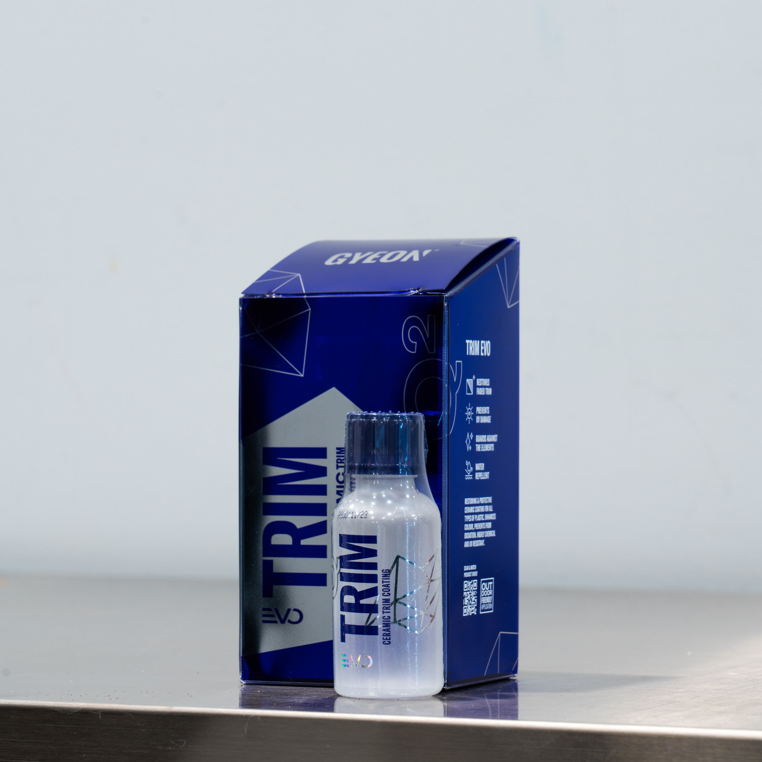 Gyeon Q2 ONE EVO Light Box Ceramic Coating – 30ml Outdoor-Friendly Formula
