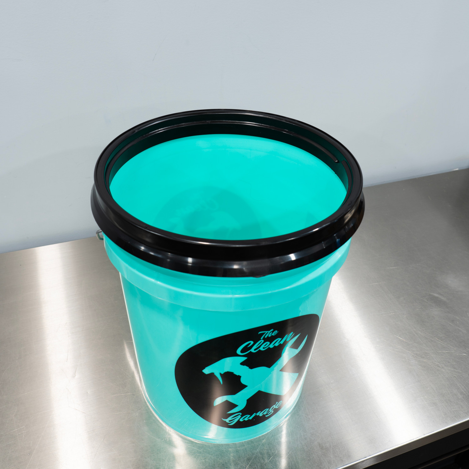 Leaktite Screw Top Bucket Lid Black | Airtight Fits 3 and 5 Gallon