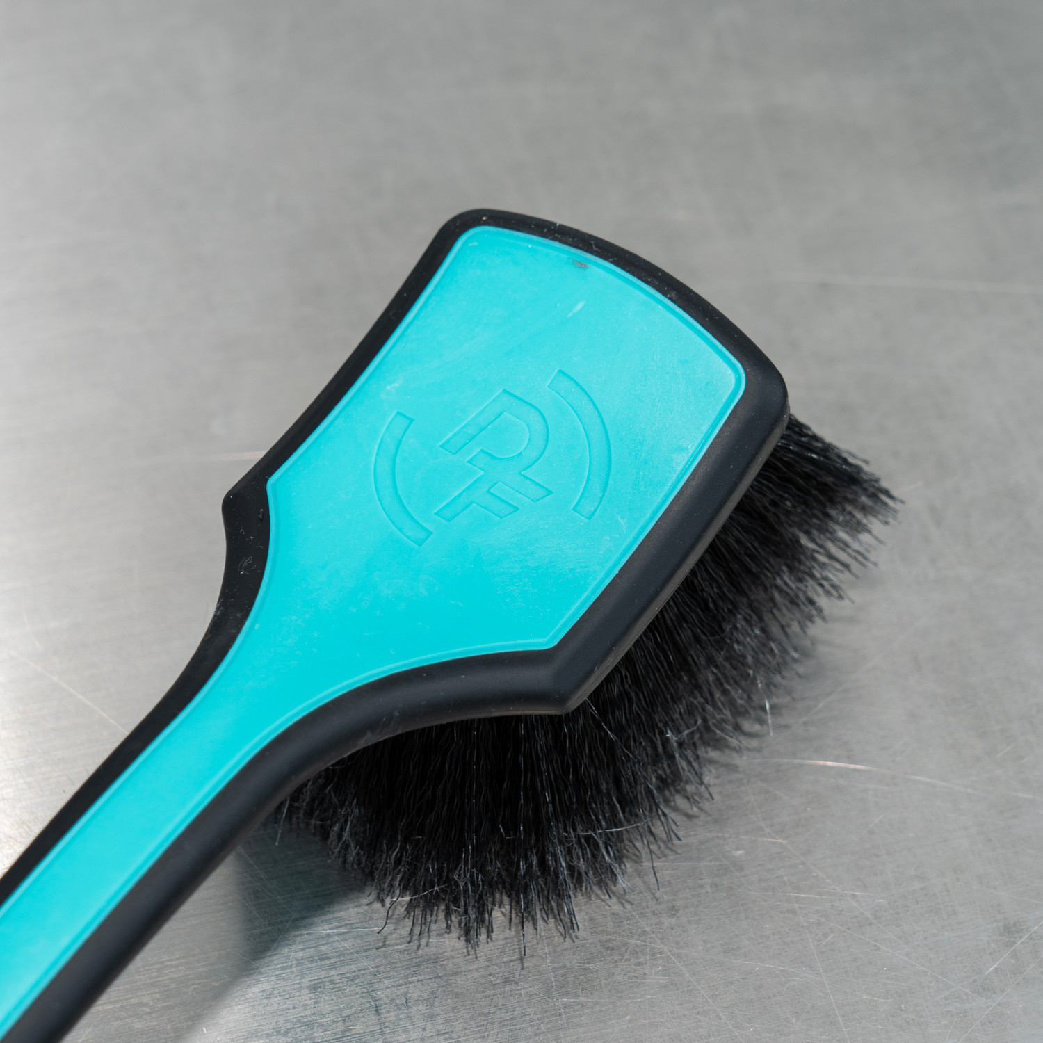Detail Factory Fender Well Brush | Pro Grip | Octane Riptide Mint
