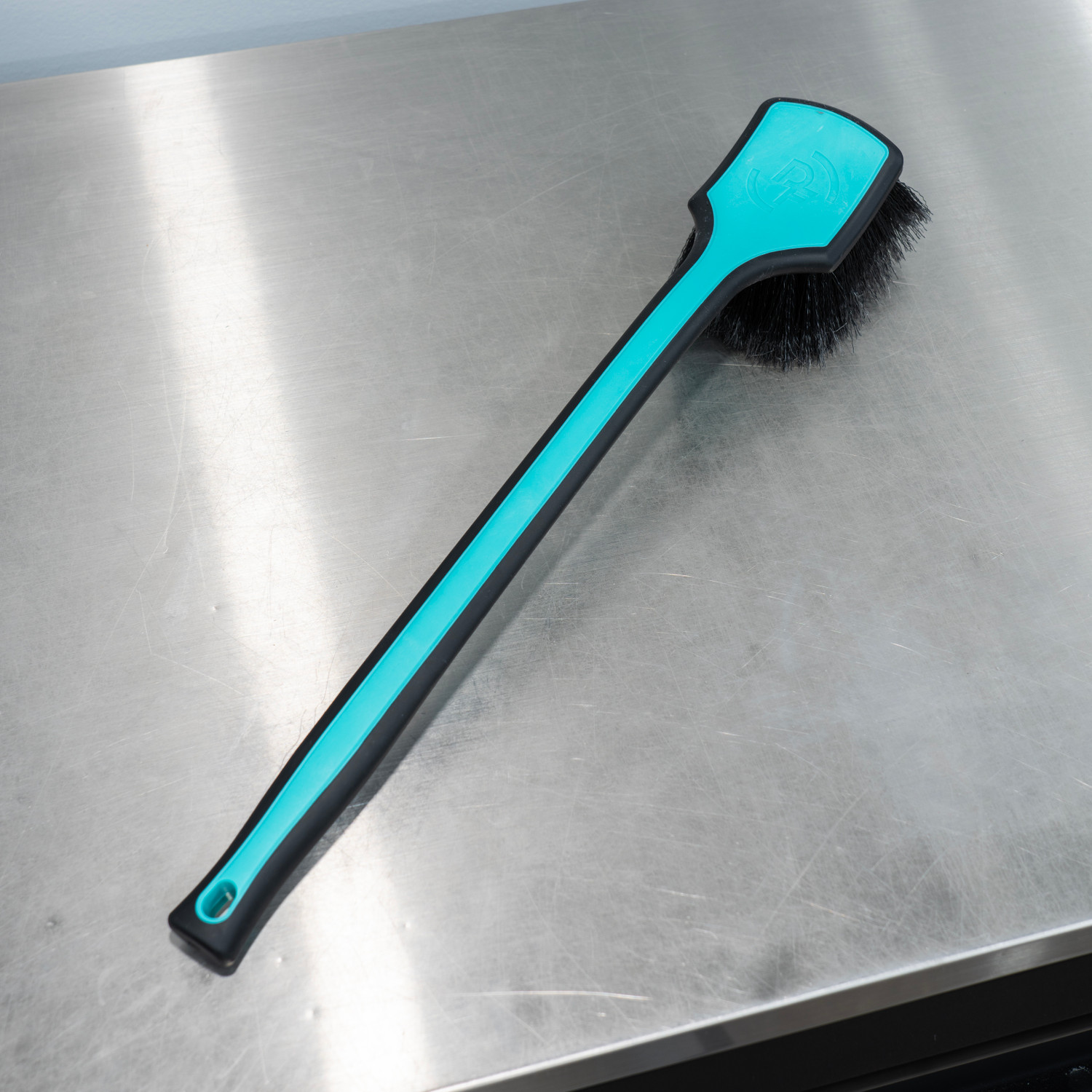 Detail Factory Fender Well Brush | Pro Grip | Octane Riptide Mint