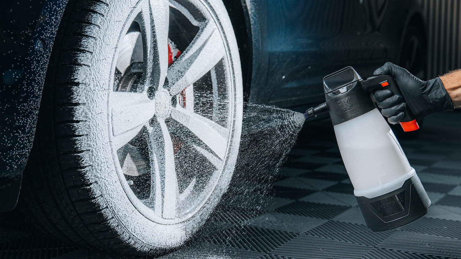 IK e Foam Pro 2 | Hand Held Foam Sprayer with Battery