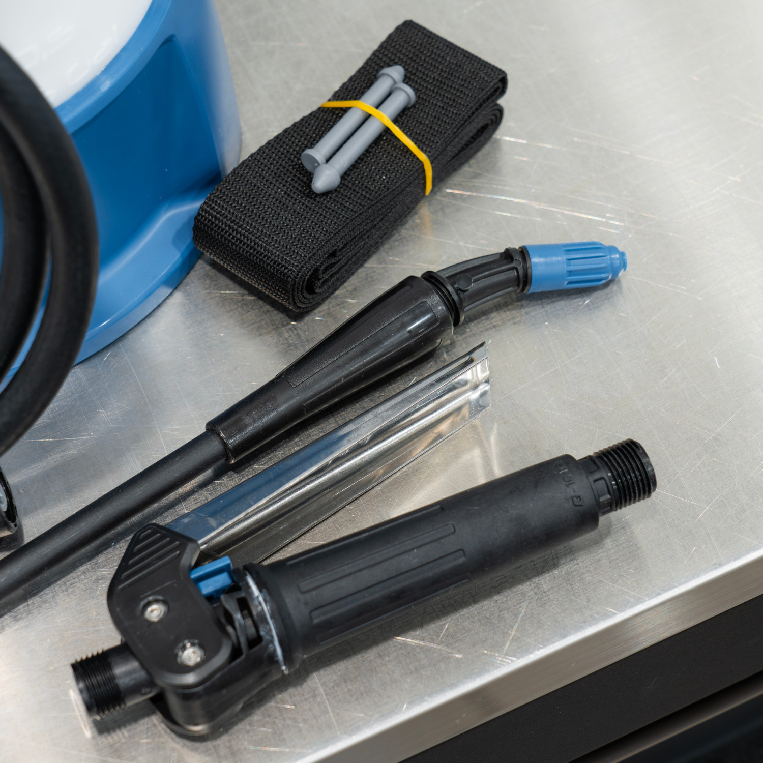 IK ALK Pro 12 Sprayer | Large Pump Sprayer Alkaline Liquids | The