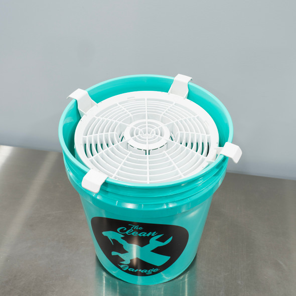 Detail Factory Clean Screen Bucket Insert | White "Black Ice" Detail Factory Clean Screen Bucket Insert | White "Black Ice"