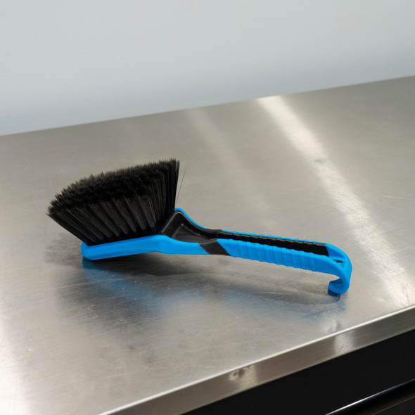 AutoFiber SKORP Hanging Brush | BLUE Wheel Brush
