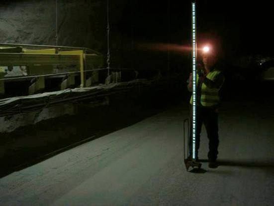 Trimble Barcode Leveling Staff, Self-Illuminating | Back Lit Rod