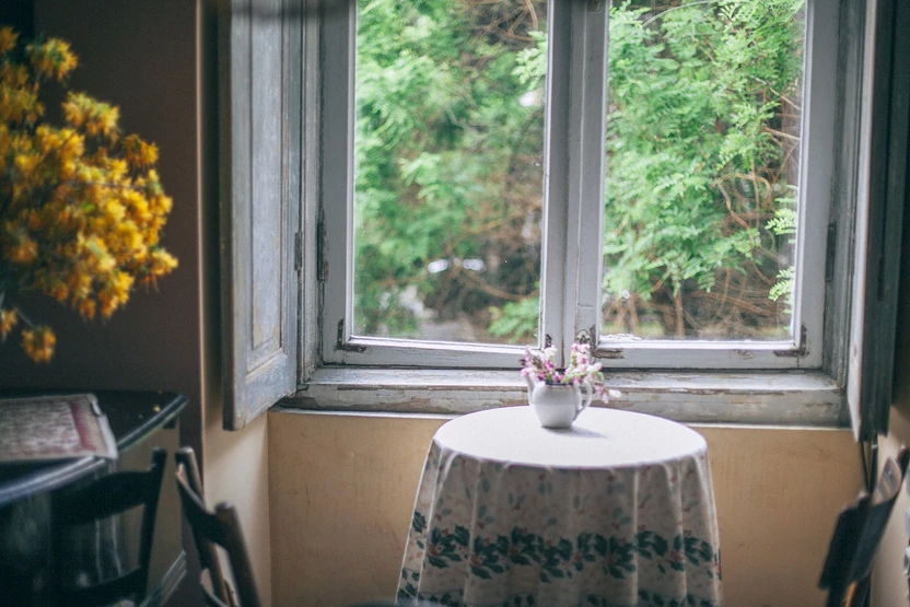 Monet Prints: The Perfect Finishing Touch for a Shabby Chic Home