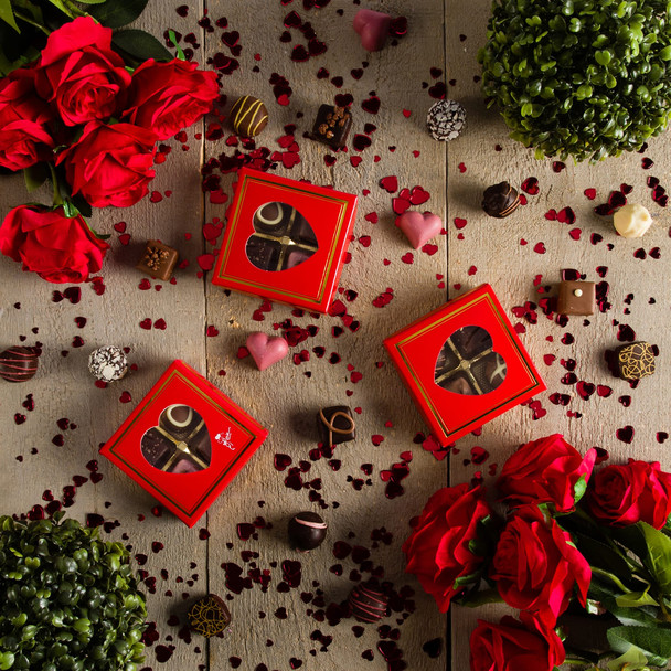 MADE IN USA - 50 Covers - 3 oz. Candy Box Covers - Heart Window Gold 3-11/16" x 3-11/16" x 1-1/8"