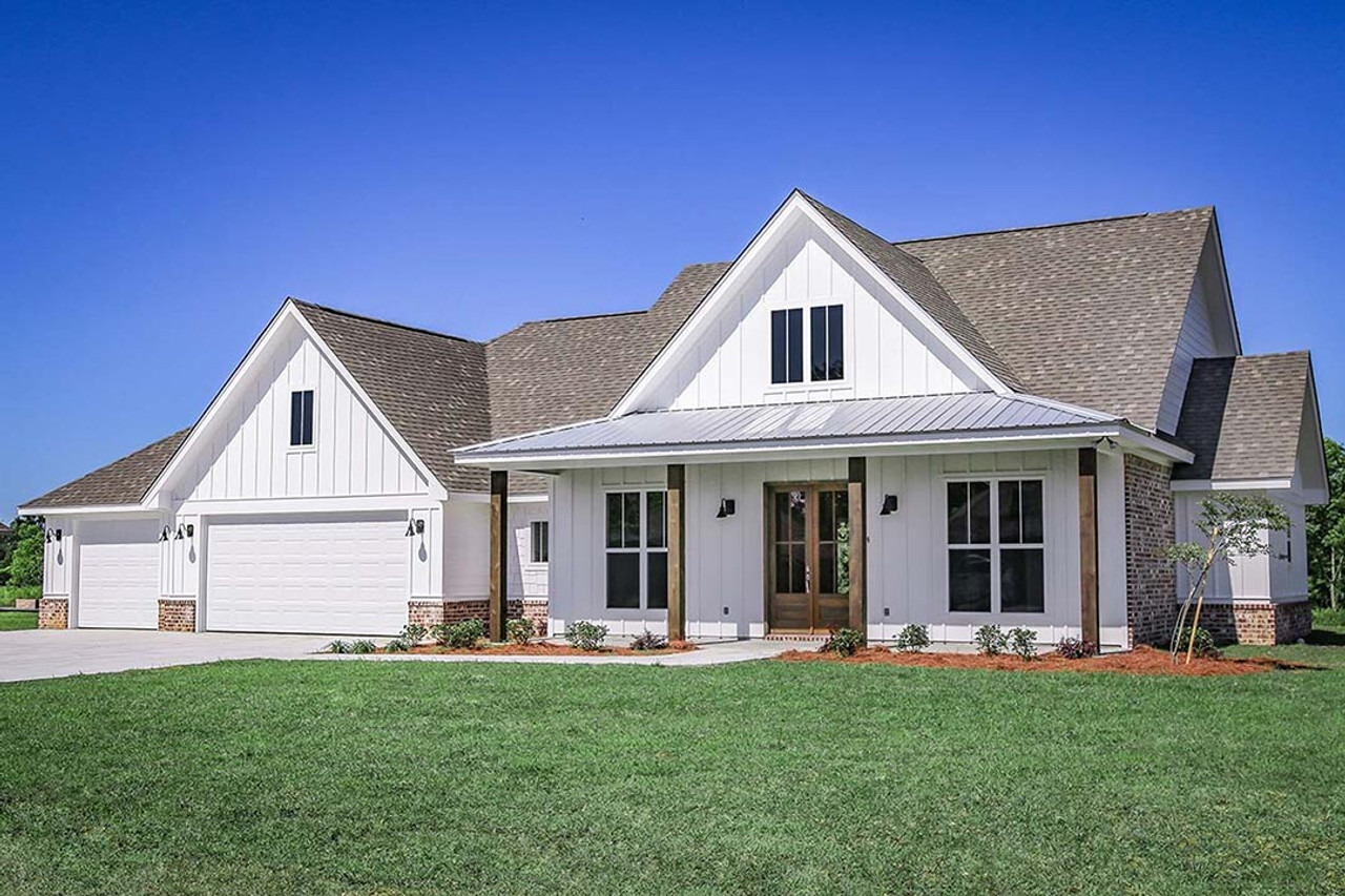 Modern Farmhouse Plans [2025 Guide]: Cost, Styles & Floor Plans