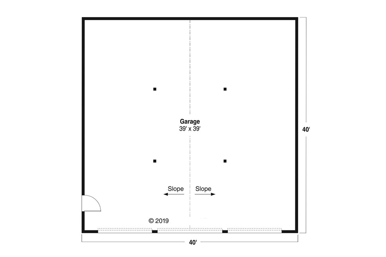 Traditional House Plan - Garage 70273 - 1st Floor Plan