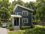 Modern House Plan - 21656 - 