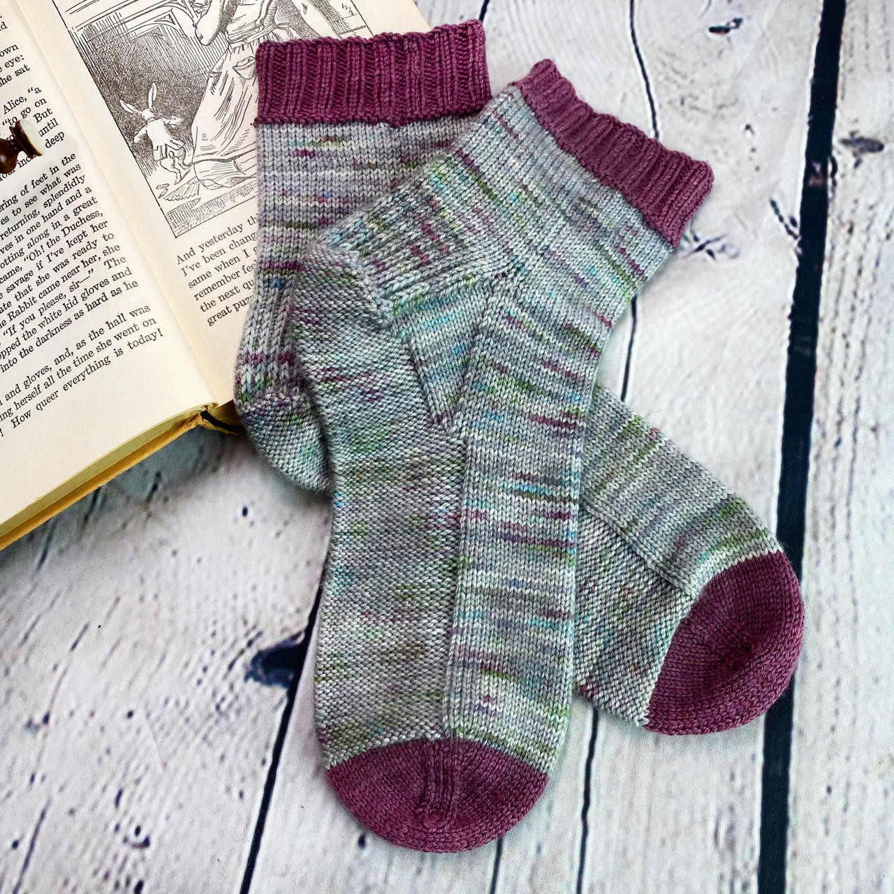 Pattern Review: Solewarming Socks – Knittle and Pearl