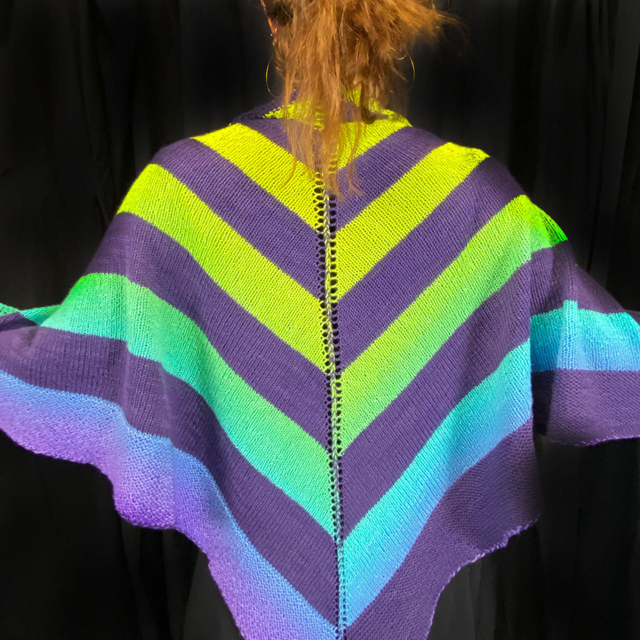 Knitting Patterns @ Wonderland Yarns: Cascading Colors Shawl