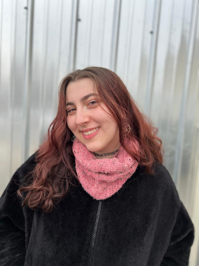 Embrace the enveloping comfort of this cozy, ribbed cowl by Wonderland Yarns — knit with the softest of tweed yarns. Its rhythmic rounds of stitches form a delightful texture keeping you toasty on chilly days.
