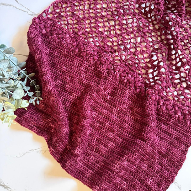 This wrap, with its interlocking diamond pattern and balanced solid sections on each end, symbolizes the balance between Elinor’s composed sense and Marianne’s vibrant sensibility. The repeating pattern is easily memorable, making it perfect to take on-the-go, or for mindless crafting.