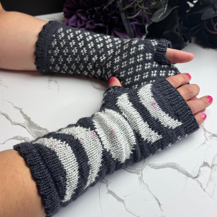 Waxing Poetic Mitts