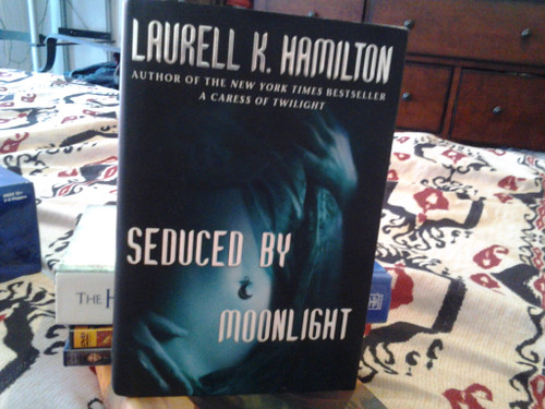 Seduced by Moonlight (Meredith Gentry, Book 3)