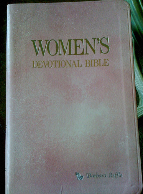 Womens Devotional Bible (NIV)