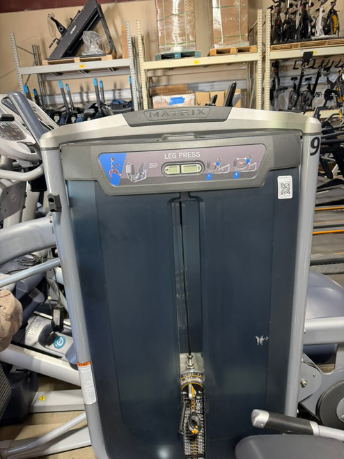 USED MATRIX ULTRA LEG PRESS